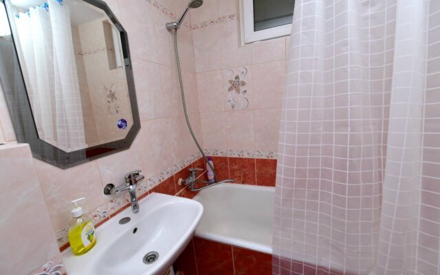 Inzhir Na Tsvetnom 28 Apartments