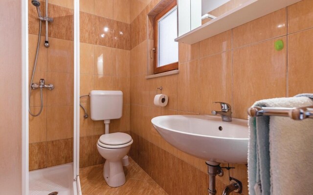 Amazing Home in Krnica with Hot Tub, WiFi & 4 Bedrooms
