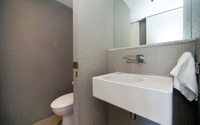 TT606 Sydney 2BR Huge Balcony