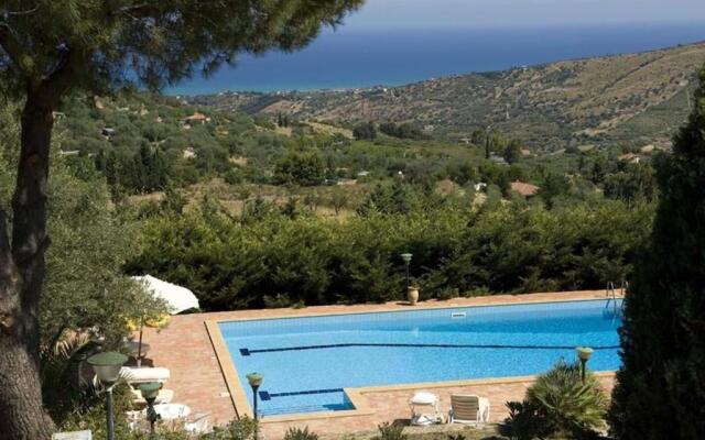 Villa Ivoni 1