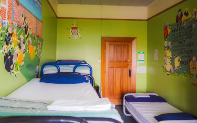 Noah's Ark Backpackers