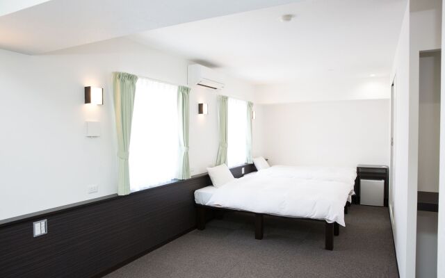 Universal Hotel Reborn