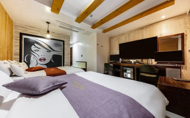 Voice The Zara Drive-in