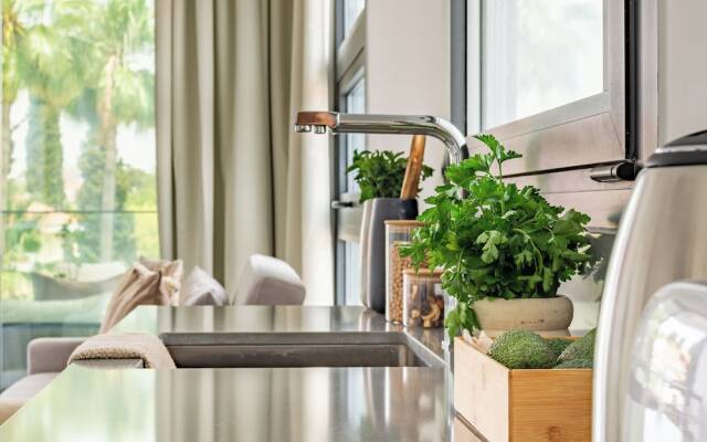 Sanders Evolution 2 Sweet 2 Bedroom Apartment With Balcony