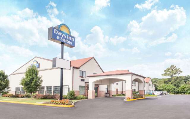 Days Inn & Suites by Wyndham Seaford