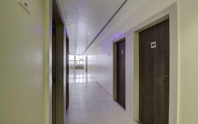 OYO 24125 Hotel Aakash