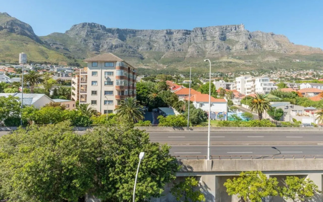 Stylish 2 Bedroom Luxury Apartment In Gardens