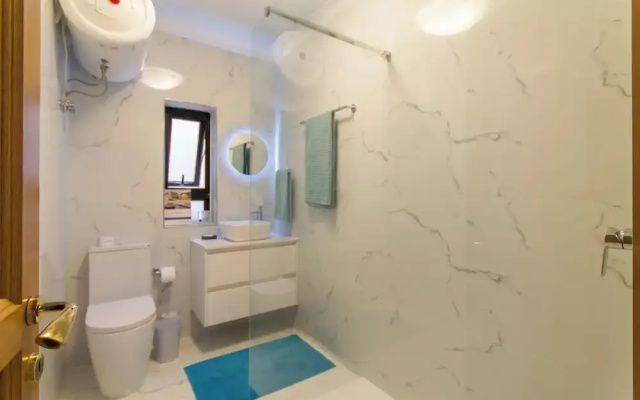 A Magnificent Sunny Seafront Apart Sliema