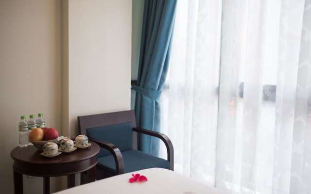 Holiday Gold Hotel