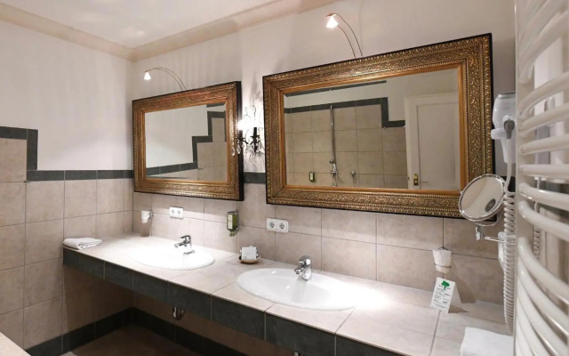 Hotel Bischofshof am Dom