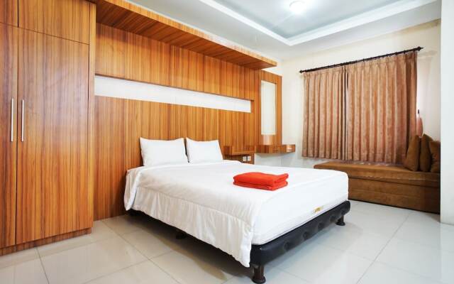 Kamarku Apartment at The Edge