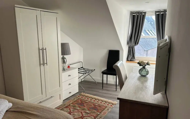 Family - Central - Wifi - Parking - Sleeps 4