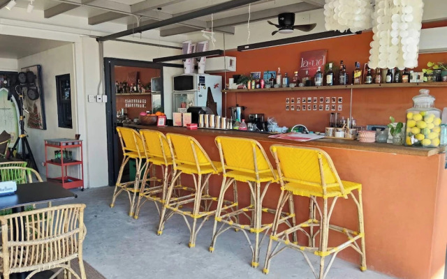 La Ud Lounge and Hostel