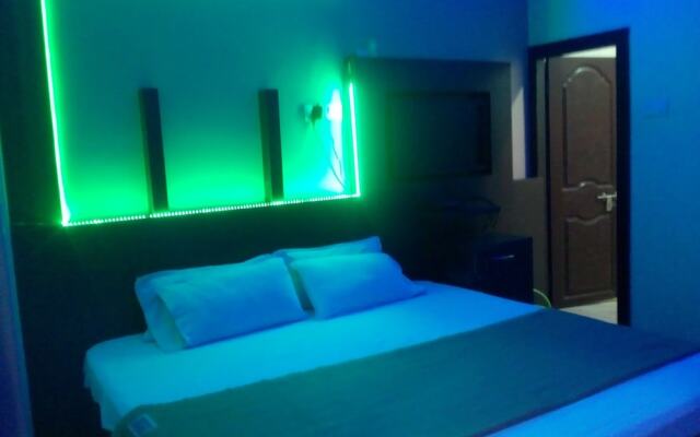 Divya Lodge & Hotel Rooms