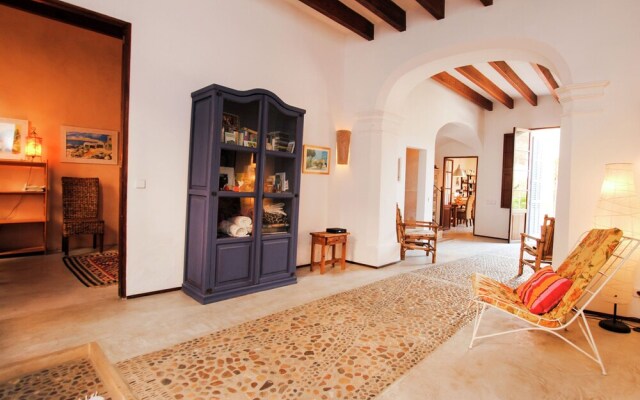 Great Romantic Village House in the Center of Felanitx and not far From the sea