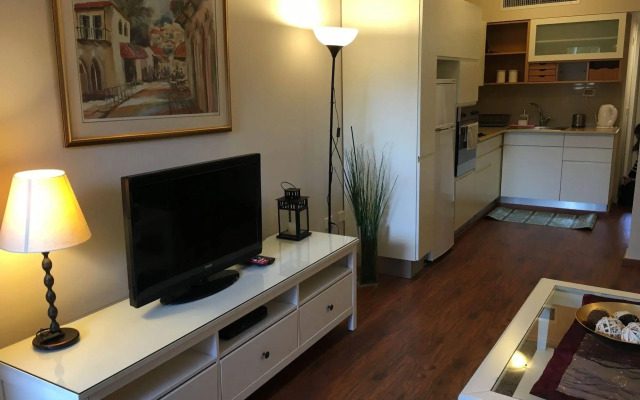 Nomi Suites