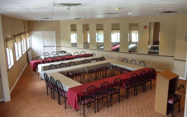 Admiralty Inn & Suites - a Red Collection Hotel