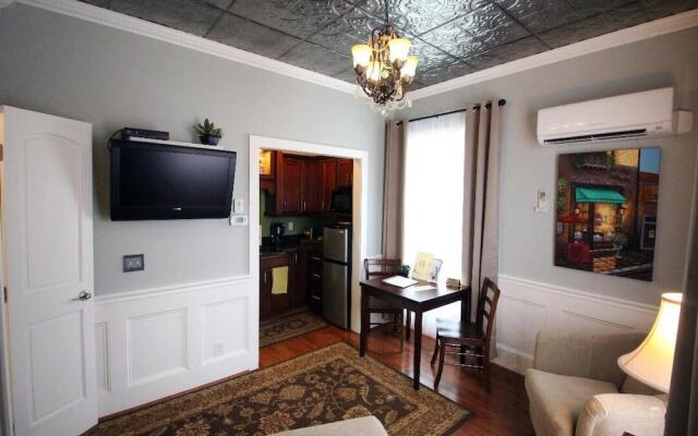 The Dahlonega Square Hotel & Villlas