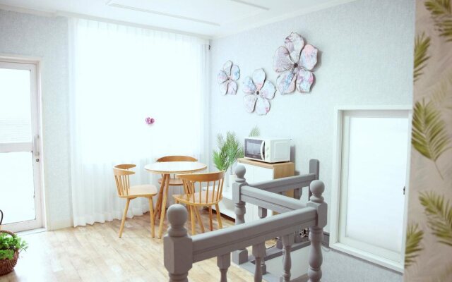 Unni House