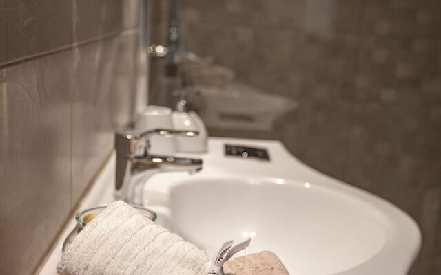 Attalos luxury flat Psyrri square