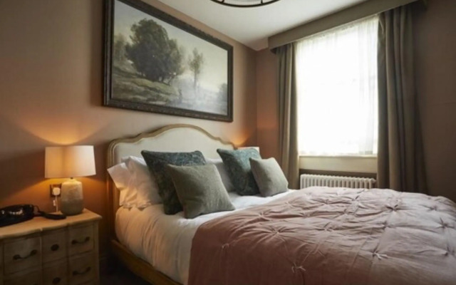 Broadstreet Townhouse