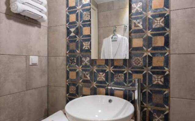 Madini Luxury villa with private Heated pool