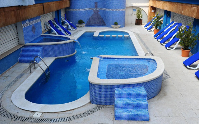 Apartamentos Maurici Park