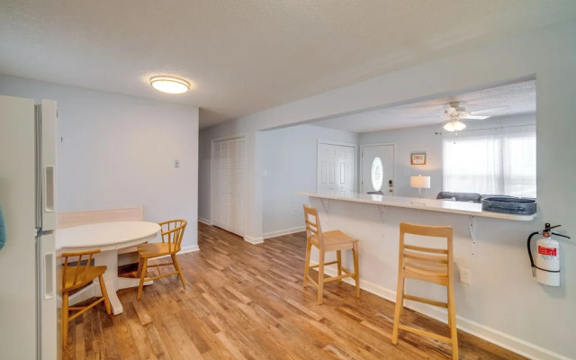 Pet-friendly Villas Vacation Rental: Walk to Bay