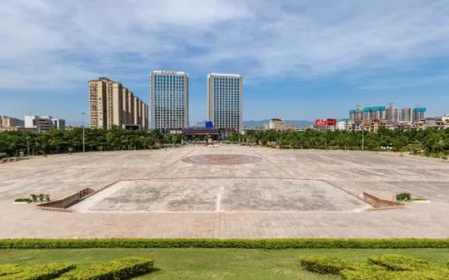 Guangfei Chain Hotel (Yangchun Municipal Government Yueyun Automobile Store)