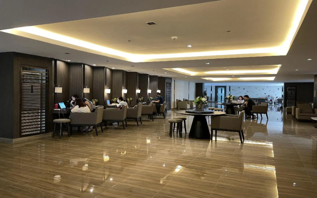 Air Residence Makati Elegant Design WiFi