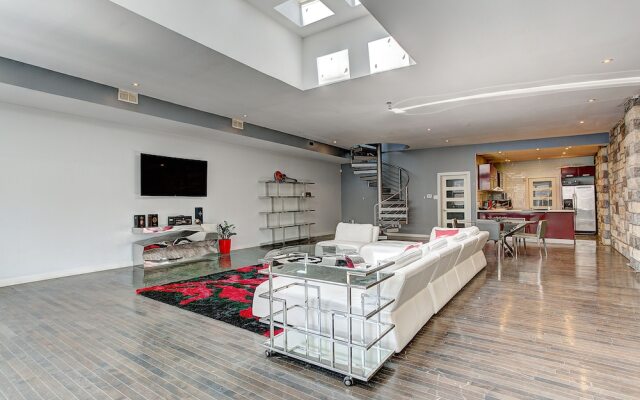 Destination Stays - LOFT HOUSE Quartier des Spectacles