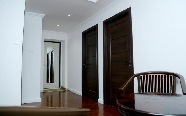 Apartment on Registon Kochasi