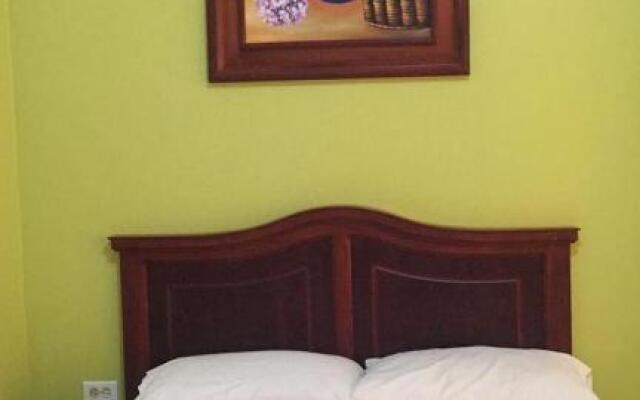 D’ Ruiz Hotel