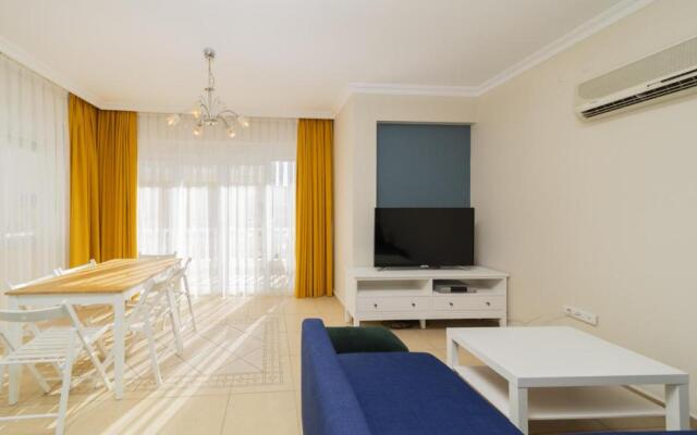 Flat With Balcony and Shared Pool in Belek
