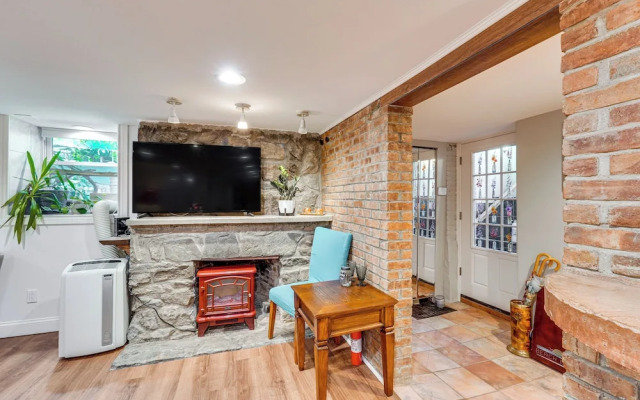 Walkable Poughkeepsie Apartment w/ Shared Yard!