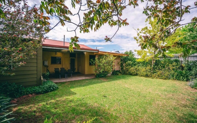 Treasure on Bagot-Free Wifi/Netflix-Close to CBD