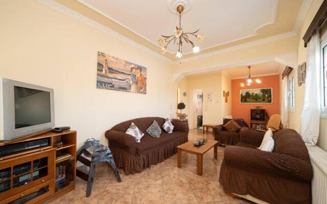 Dimitris Luxury Apartment