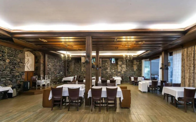 Ferah Suites Hotel