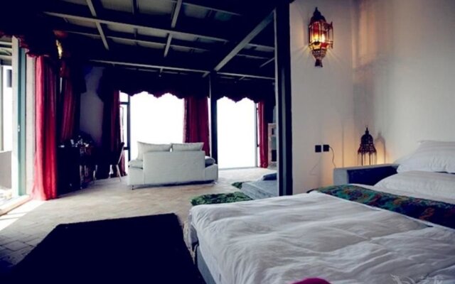 Pink Four Hotel - Dali