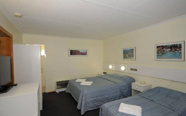 Martin Cash Motel
