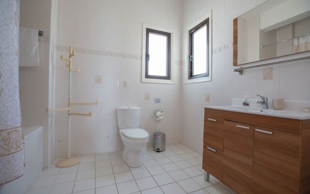 Protaras Holiday Villa Av6