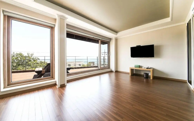 Prada Hotel & Pension