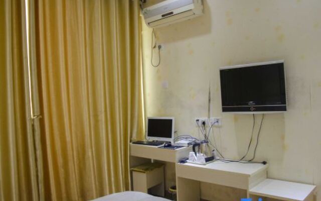 Yangxin Carnival Business Hotel