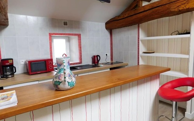 Studio in Mouterre-silly, With Pool Access, Enclosed Garden and Wifi -