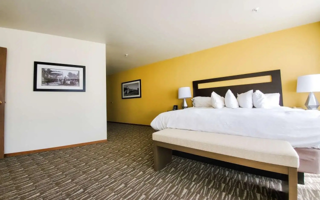Best Western Plus Plaza Hotel