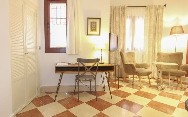 Deluxe apart. Pza de la encarnacion Q5