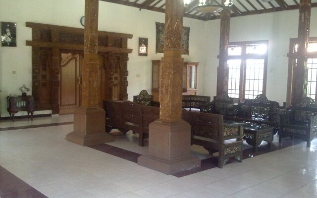 Hotel Graha Wisata