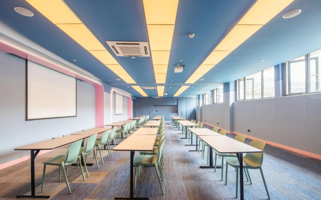 Hanting Hotel (Luoyang Sports Center)