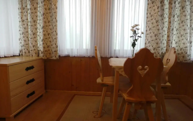 9 Sił Drewniany Dom