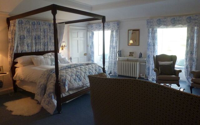 Shieldhill Castle Hotel